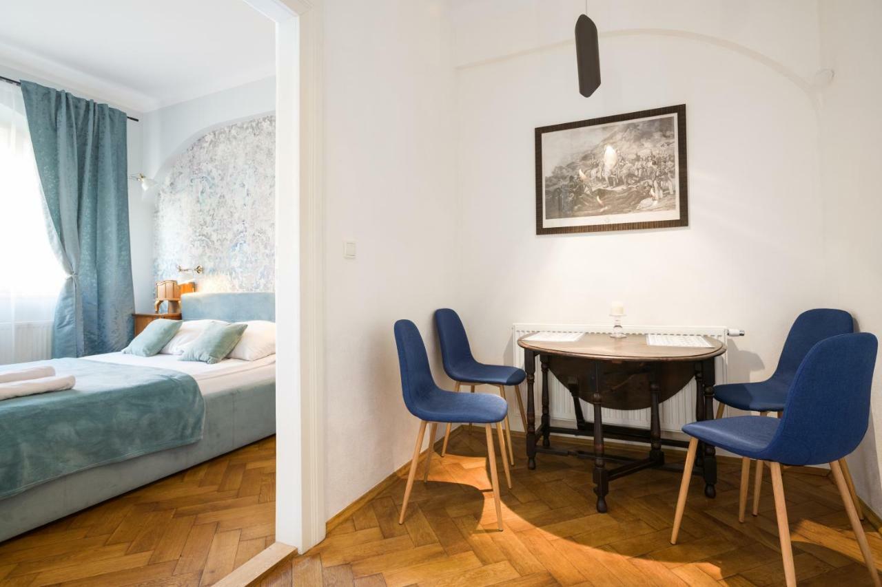 Bonjour Apart Old Town Apartment