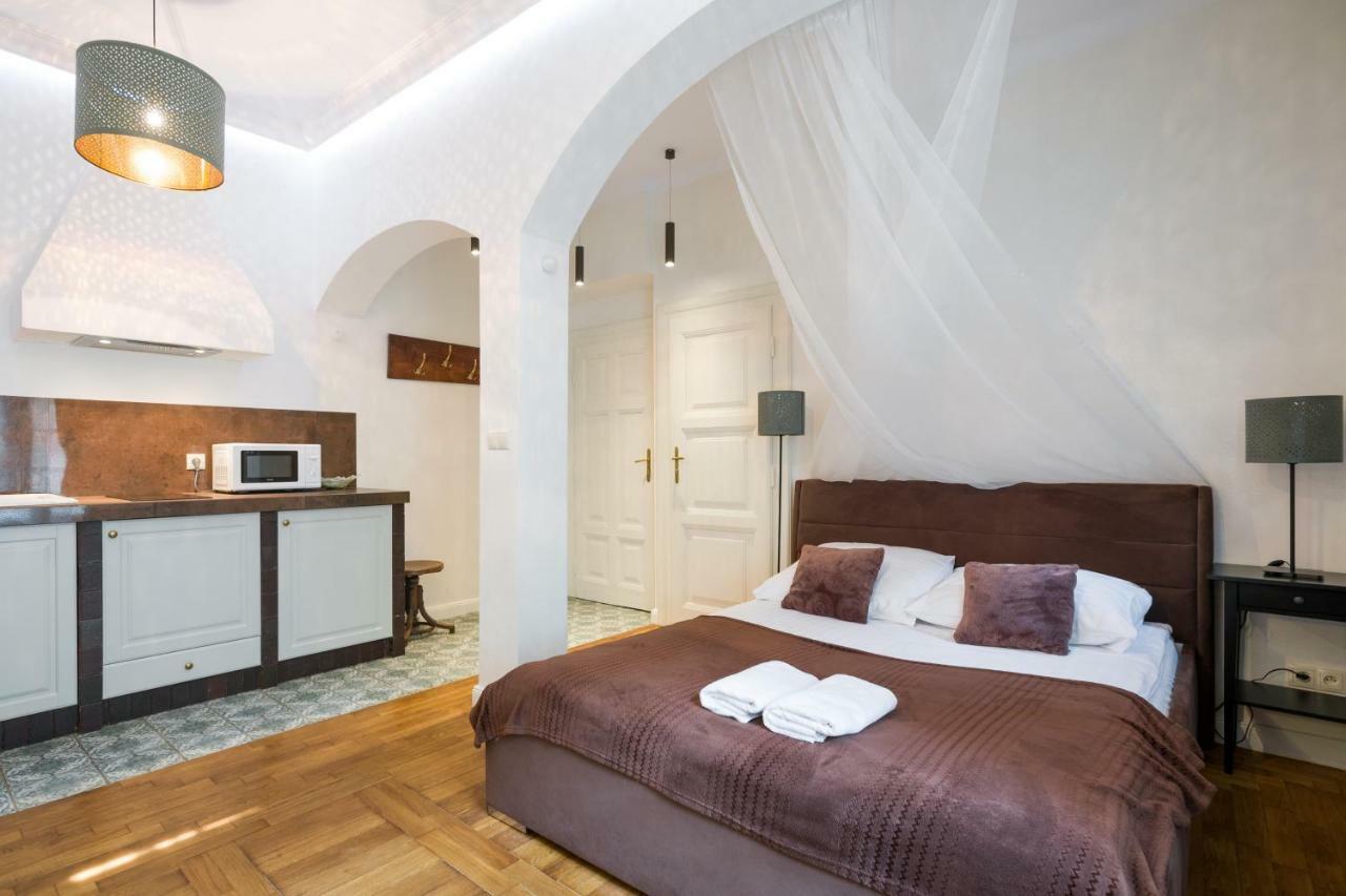 Bonjour Apart Old Town Apartment *